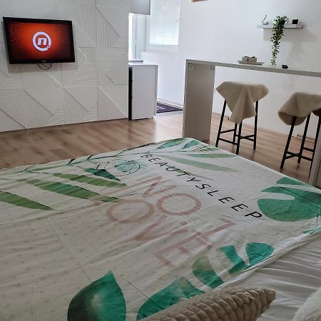 Sleep And Drive Saraievo Exterior foto